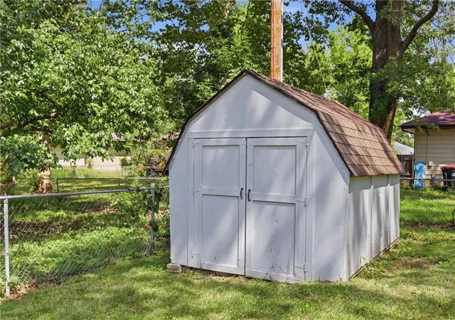 Photo 26 of Single family home for sale at 504 Sw Persels Rd, Lees Summit, MO 64081 | MLS# 2633997 | Listing updated on 2026-08-27