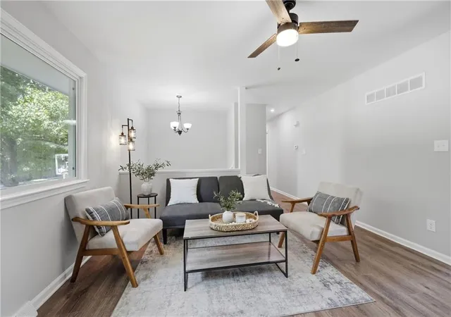 Photo 3 of Single family home for sale at 504 SW Persels Rd, Lees Summit, MO 64081 | MLS# 2633997 | Listing updated on 2026-09-25