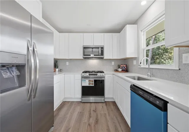 Photo 1 of Single family home for sale at 504 Sw Persels Rd, Lees Summit, MO 64081 | MLS# 2633997 | Listing updated on 2026-08-27
