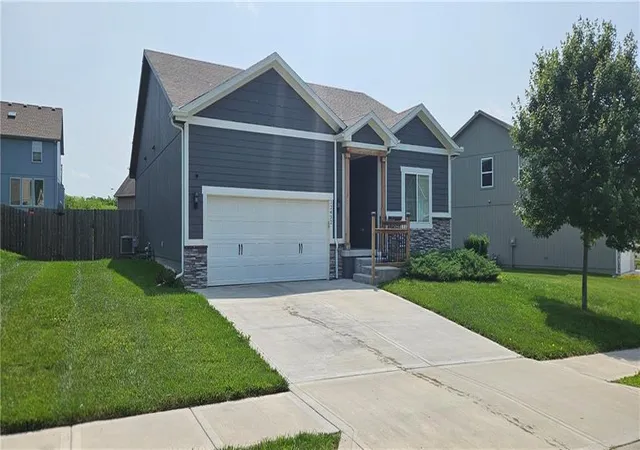 1st image of 12432 Live Oak Cir, Peculiar, MO 64078 | MLS# 2634000