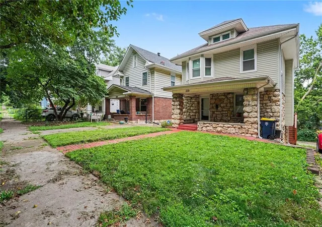 Photo 2 of Single family home for sale at 339 Spruce Ave, Kansas City, MO 64124 | MLS# 2634001 | Listing updated on 2026-08-08