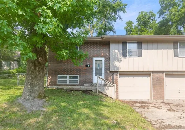 2nd image of 1408 S Franklin Ave, Independence, MO 64052 | MLS# 2634006