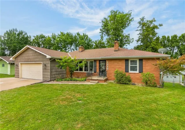 Photo 1 of Single family home for sale at 2820 Scott St, St Joseph, MO 64507 | MLS# 2634007 | Listing updated on 2026-09-01