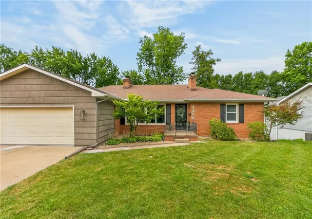 Photo 2 of Single family home for sale at 2820 Scott St, St Joseph, MO 64507 | MLS# 2634007 | Listing updated on 2026-09-01