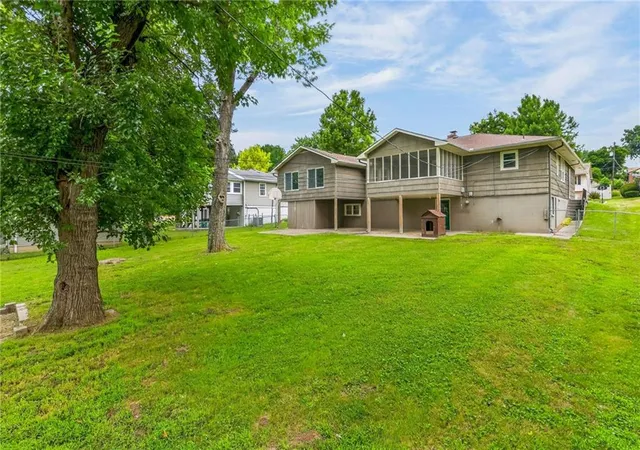 Photo 4 of Single family home for sale at 2820 Scott St, St Joseph, MO 64507 | MLS# 2634007 | Listing updated on 2026-09-24