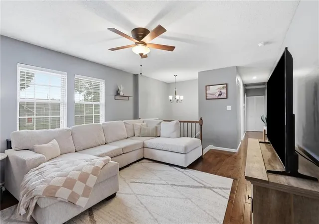 3rd image of 1729 W Normandy Dr, Olathe, KS 66061 | MLS# 2634008