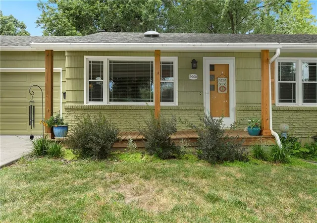 Photo 4 of Sale Pending at 9900 E 77th Street, Raytown, MO 64138 | MLS# 2634011 | Listing updated on 2026-08-02