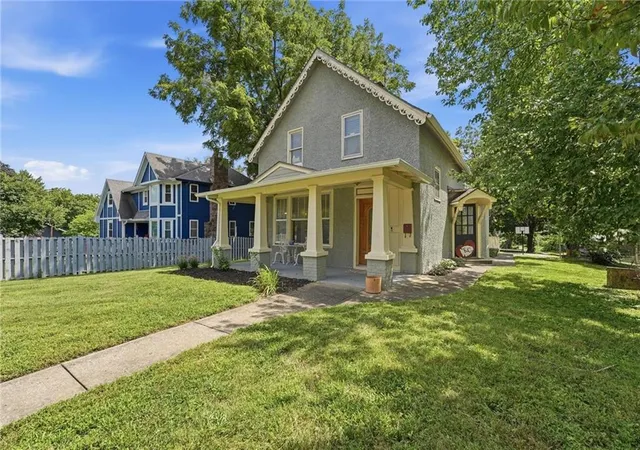Photo 1 of Single family home for sale at 812 Cedar St, Pleasant Hill, MO 64080 | MLS# 2634017 | Listing updated on 2026-09-19