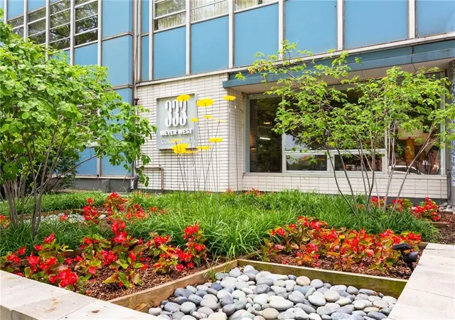1st image of 333 W Meyer Blvd #712, Kansas City, MO 64113 | MLS# 2634022