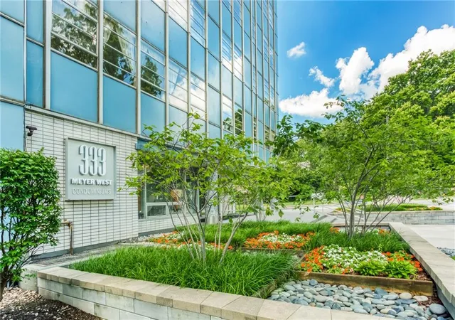 41st image of 333 W Meyer Blvd #712, Kansas City, MO 64113 | MLS# 2634022
