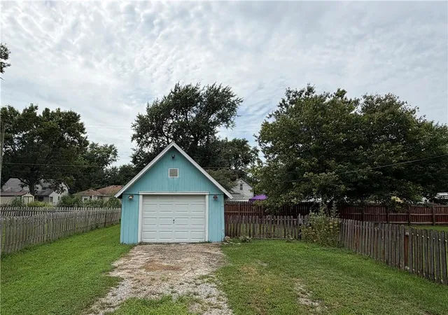 31st image of 610 S Maple St, Ottawa, KS 66067 | MLS# 2634033