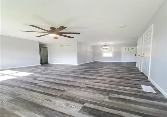 Photo 3 of Single family home for sale at 309 Wellington St, Richmond, MO 64085 | MLS# 2634034 | Listing updated on 2026-10-02