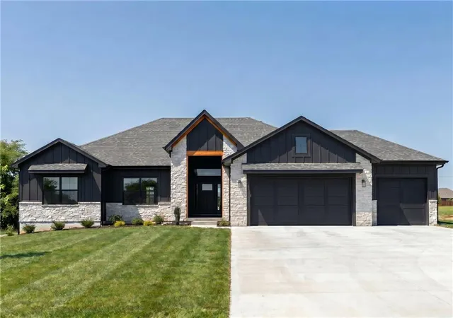 1st image of 30409 E 138th St, Lees Summit, MO 64086 | MLS# 2634040