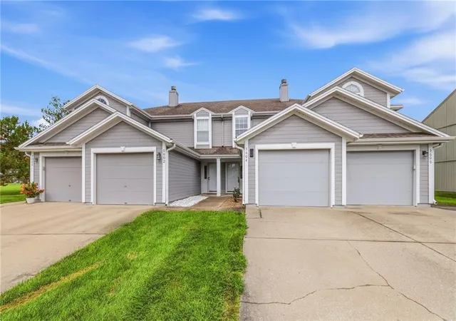1st image of 5604 Nw Moonlight Meadow Ct, Lees Summit, MO 64064 | MLS# 2634050