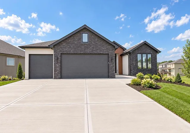 Photo 1 of Single family home for sale at 7709 N Merrimac Ave, Kansas City, MO 64151 | MLS# 2634059 | Listing updated on 2026-10-04
