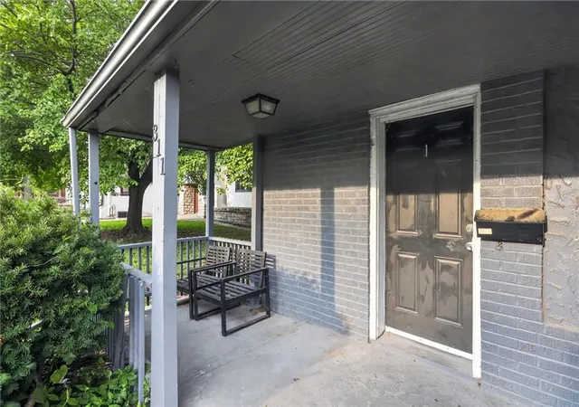 Photo 3 of Sale Pending at 311 Van Brunt Blvd, Kansas City, MO 64124 | MLS# 2634061 | Listing updated on 2026-09-12