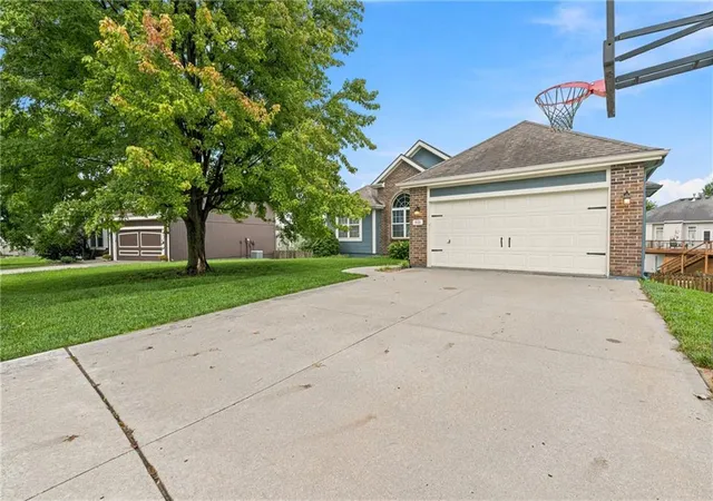 Photo 3 of Single family home for sale at 9101 NE 110th Street, Kansas City, MO 64157 | MLS# 2634067 | Listing updated on 2026-09-05