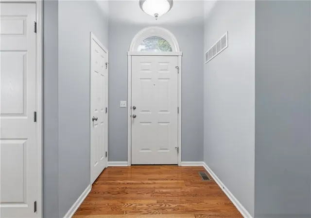 Photo 4 of Single family home for sale at 9101 NE 110th Street, Kansas City, MO 64157 | MLS# 2634067 | Listing updated on 2026-10-20