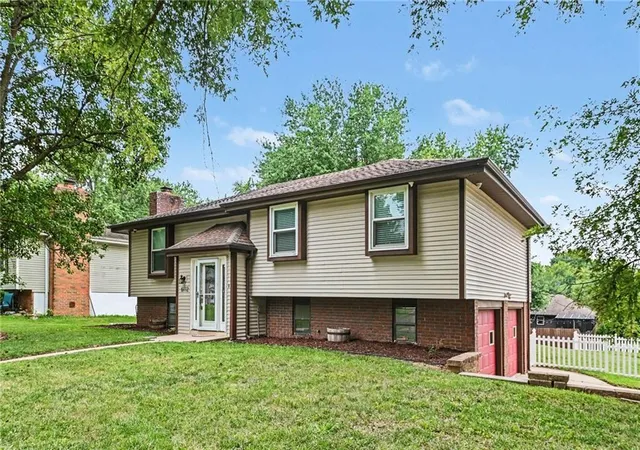 Photo 2 of Single family home for sale at 6112 Appaloosa Ln, St Joseph, MO 64506 | MLS# 2634074 | Listing updated on 2026-10-03