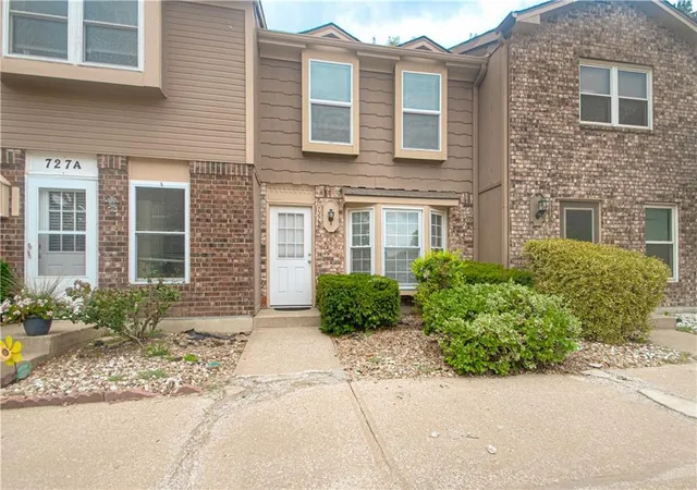 Photo 3 of Townhouse for sale at 727 Sw Liggett Rd #B, Blue Springs, MO 64015 | MLS# 2634075 | Listing updated on 2026-09-04