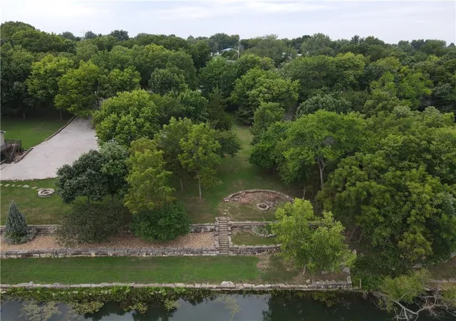 4th image of 46 Timber Valley Dr, Linn Valley, KS 66040 | MLS# 2634078