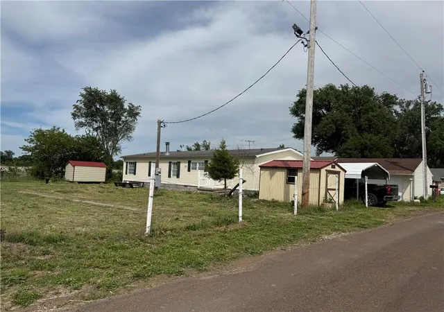 Photo 1 of Single family home for sale at 3317 Christie Lane Rd, St Joseph, MO 64504 | MLS# 2634080 | Listing updated on 2026-08-22