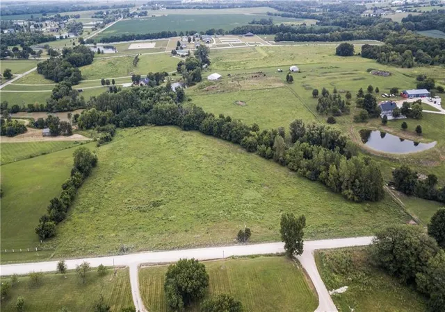 5th image of 11450 W 239Th St, Bucyrus, KS 66013 | MLS# 2634085