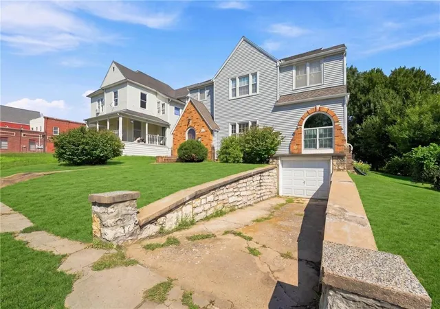 Photo 2 of Sale Pending at 202 E Main St, Richmond, MO 64085 | MLS# 2634086 | Listing updated on 2026-09-14