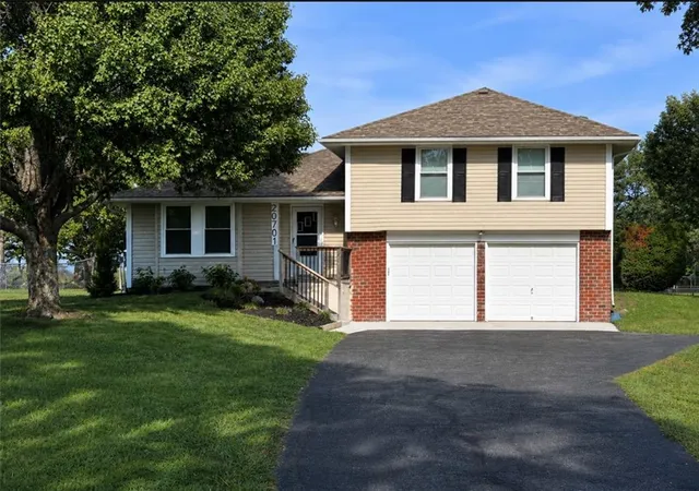 4th image of 20701 Walker Rd, Spring Hill, KS 66083 | MLS# 2634089