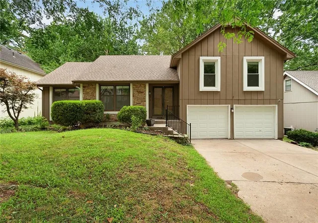 image of 7806 Caenen St, Shawnee, KS 66216 | MLS# 2634097