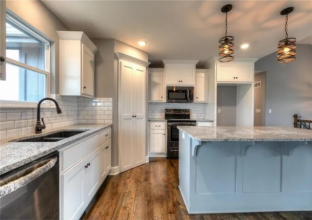 Photo 3 of Single family home for sale at 507 Skyview Ln, Liberty, MO 64068 | MLS# 2634106 | Listing updated on 2026-10-08