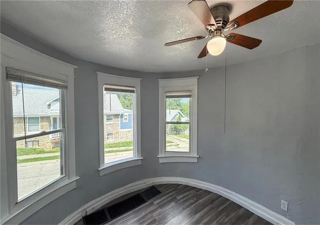 Photo 5 of Single family home for sale at 2500 E 42 Street, Kansas City, MO 64130 | MLS# 2634124 | Listing updated on 2026-08-18