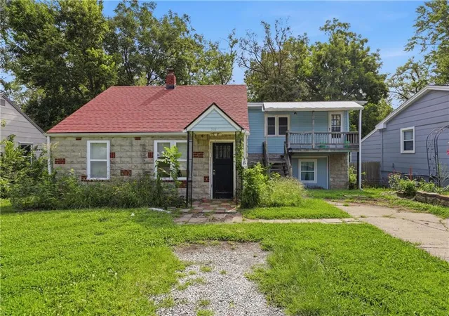 Photo 1 of Single family home for sale at 516 Sw 13 Street, Blue Springs, MO 64015 | MLS# 2634126 | Listing updated on 2026-09-20
