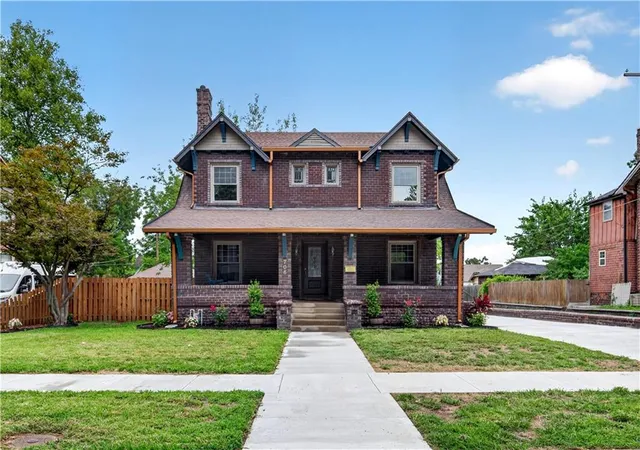 2nd image of 706 W 8th St, Pittsburg, KS 66762 | MLS# 2634131