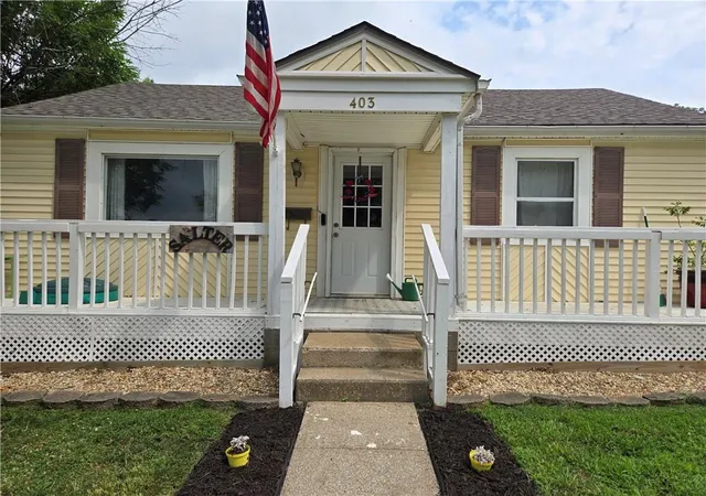 1st image of 403 E 6th St, Cameron, MO 64429 | MLS# 2634138