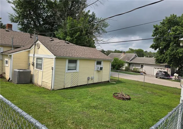 29th image of 403 E 6th St, Cameron, MO 64429 | MLS# 2634138