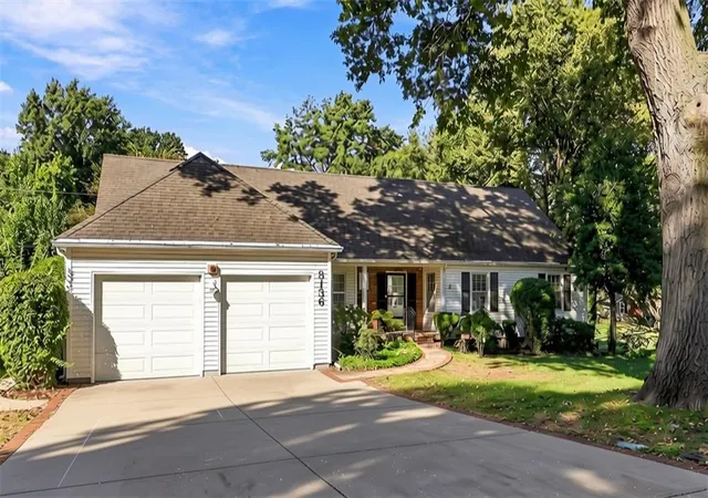 Photo 1 of Single family home for sale at 8136 Outlook Ln, Prairie Village, KS 66208 | MLS# 2634142 | Listing updated on 2026-10-18