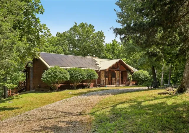 2nd image of 110 Se 1804p Ln, Clinton, MO 64735 | MLS# 2634143