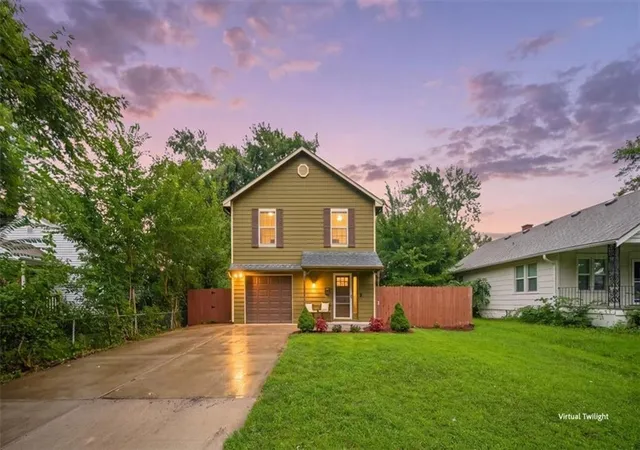 1st image of 300 B N Buchanan St, Olathe, KS 66061 | MLS# 2634149