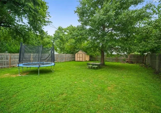 19th image of 300 B N Buchanan St, Olathe, KS 66061 | MLS# 2634149