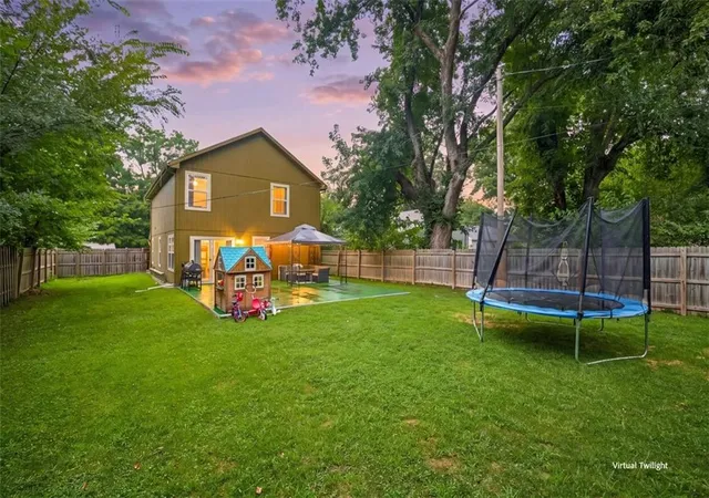 3rd image of 300-B N Buchanan St, Olathe, KS 66061 | MLS# 2634149