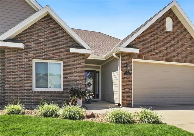 Photo 3 of Sale Pending at 13030 NW Ridgeview Dr, Platte City, MO 64079 | MLS# 2634151 | Listing updated on 2026-08-29