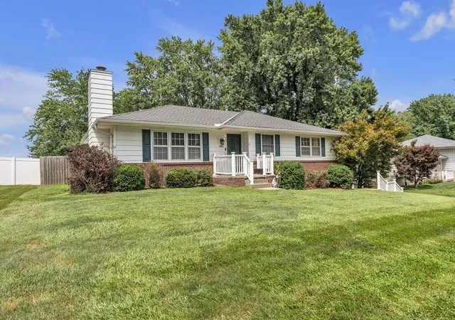 Photo 1 of Single family home for sale at 5001 Stonecrest Ter, Saint Joseph, MO 64506 | MLS# 2634156 | Listing updated on 2026-10-29