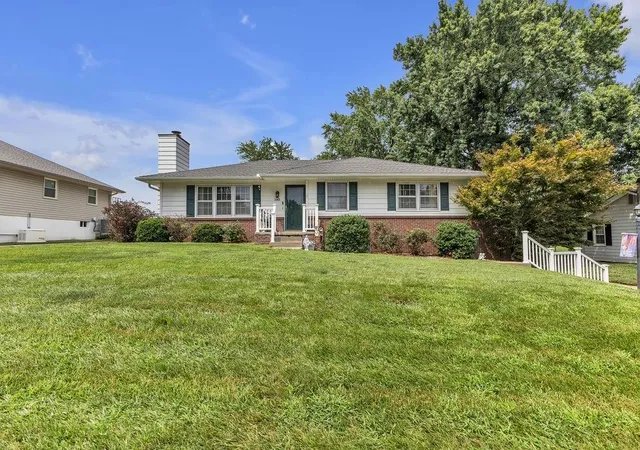 Photo 1 of Single family home for sale at 5001 Stonecrest Ter, Saint Joseph, MO 64506 | MLS# 2634156 | Listing updated on 2026-10-29