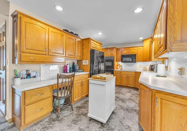 Photo 4 of Single family home for sale at 5001 Stonecrest Ter, Saint Joseph, MO 64506 | MLS# 2634156 | Listing updated on 2026-10-29