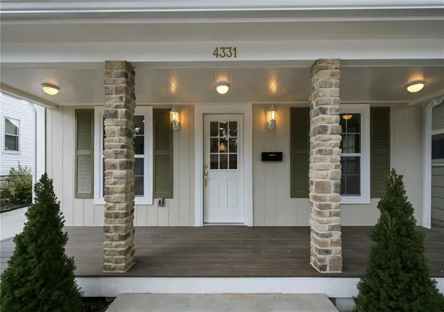 Photo 2 of Single family home for sale at 4331 Bell St, Kansas City, MO 64111 | MLS# 2634161 | Listing updated on 2026-10-07