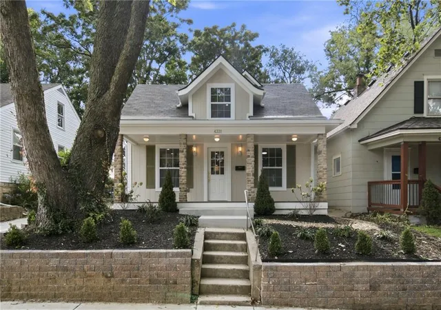 Photo 1 of Single family home for sale at 4331 Bell St, Kansas City, MO 64111 | MLS# 2634161 | Listing updated on 2026-10-07