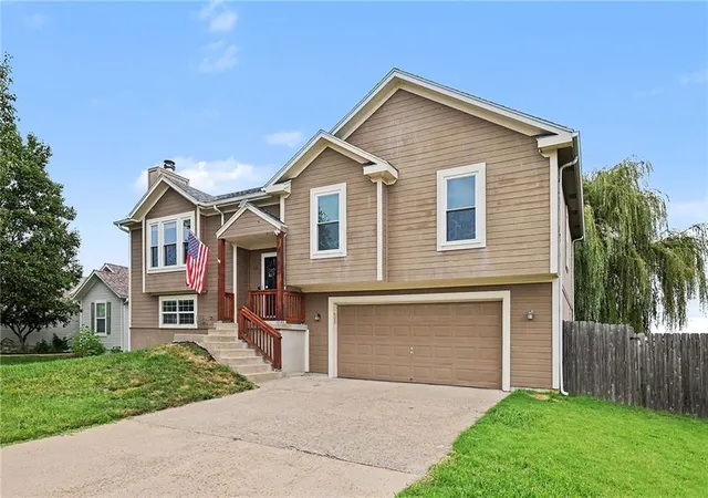 5th image of 611 W 3rd Terrace, Wellsville, KS 66092 | MLS# 2634162