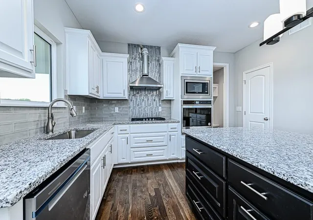 image of 15635 Austin Ct, Basehor, KS 66007 | MLS# 2634164