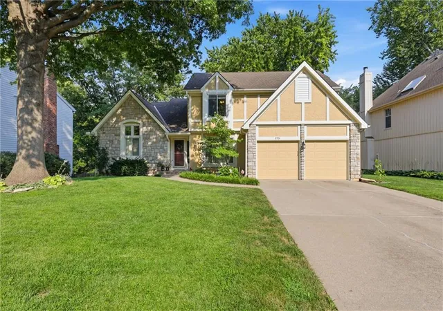 1st image of 8531 Hallet St, Lenexa, KS 66215 | MLS# 2634175
